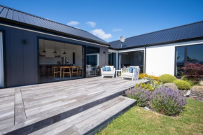 Lake House - Te Anau Holiday Home